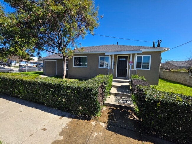 property at 601 S Cypress Ave