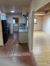 2405 Camino Capitan in Santa Fe, NM - Foto de edificio - Building Photo