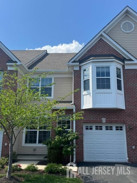 property at 2423 Canterbury Ln