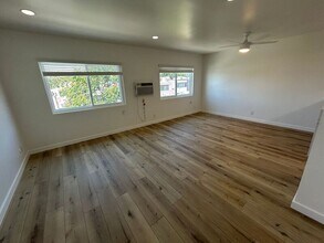 10237 Tujunga Canyon Blvd in Los Angeles, CA - Building Photo - Building Photo