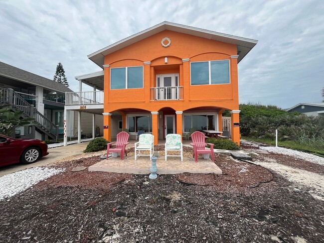 1636 S Ocean Shore Blvd in Flagler Beach, FL - Foto de edificio - Building Photo