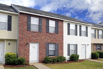 Devon Pointe Apartments and Townhomes in Goose Creek, SC - Building Photo - Building Photo