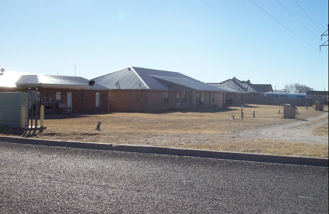 902-906 W 11th St in Muleshoe, TX - Building Photo