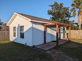 1303 Connecticut Ave in Lynn Haven, FL - Building Photo