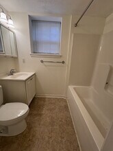 1416 Highland Ave in Hendersonville, NC - Building Photo - Building Photo