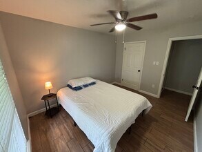 9423 Fairdale Ln in Houston, TX - Building Photo - Building Photo