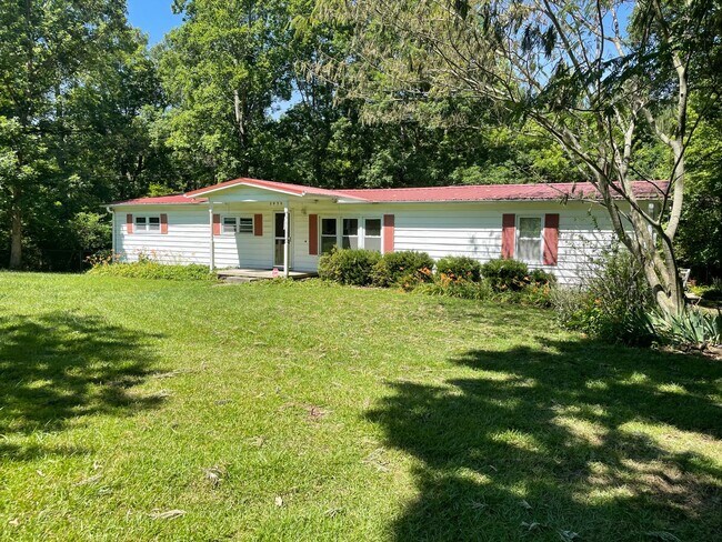 2030 Stewart Hutchens Rd in McLeansville, NC - Building Photo - Building Photo