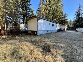 8599 Golden Valley Dr in Maple Falls, WA - Building Photo - Building Photo