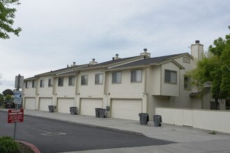 Livermore Downs Condominiums in Livermore, CA - Building Photo - Building Photo