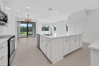 4112 Sonoma Oaks Dr in Naples, FL - Building Photo - Building Photo
