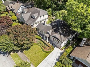 663 Yorkshire Rd NE in Atlanta, GA - Building Photo - Building Photo