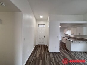 9017 St Jean Ct in Bakersfield, CA - Building Photo - Building Photo