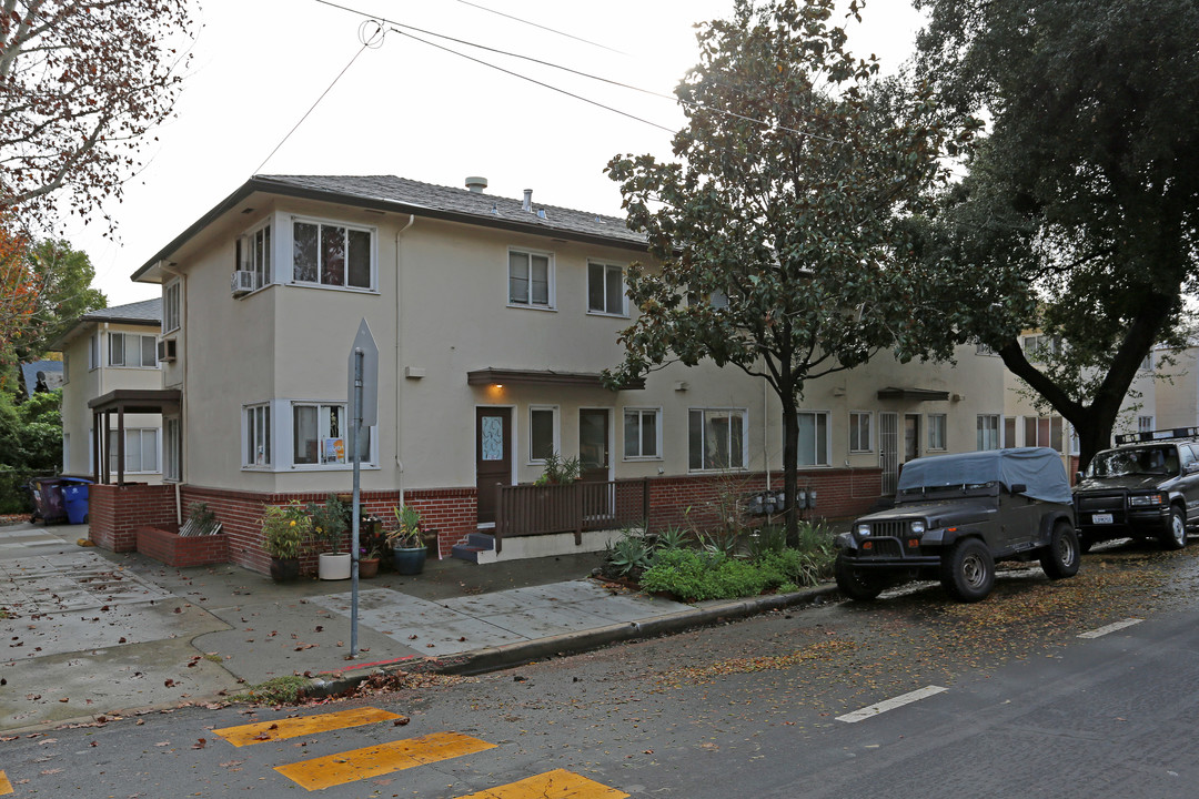 1000 V St in Sacramento, CA - Foto de edificio