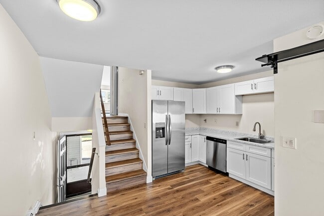 50 E Hill Rd in Canton, CT - Building Photo - Building Photo