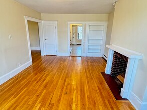 1682 Commonwealth Ave, Unit 3 in Boston, MA - Building Photo - Building Photo