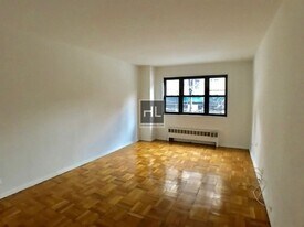 EAST 35 STREET in New York, NY - Building Photo