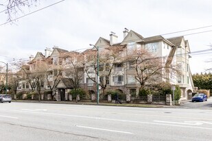 Bloomfield Gardens in Vancouver, BC - Building Photo