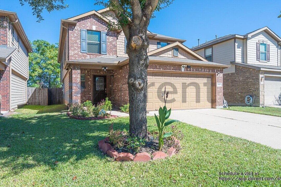 7610 Connemara Dr in Cypress, TX - Building Photo