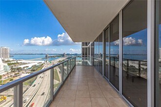 1100 Biscayne Blvd in Miami, FL - Building Photo - Building Photo