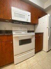 115 SW 11th St in Miami, FL - Foto de edificio - Building Photo