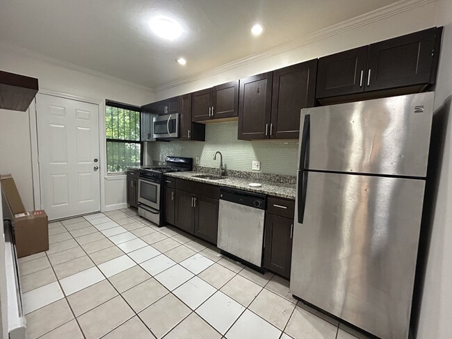 property at 435 Walnut Ave