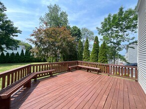 65 Buell St in North Haven, CT - Building Photo - Building Photo