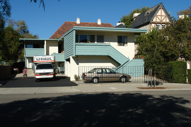 1553-1561 Oak St in Solvang, CA - Building Photo - Building Photo