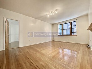 715 W 172nd St-Unit -32 in New York, NY - Foto de edificio - Building Photo