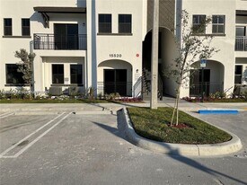 15520 SW 136th St in Miami, FL - Building Photo