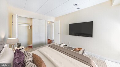 5703 Indian Ct-Unit -15 in Alexandria, VA - Foto de edificio - Building Photo