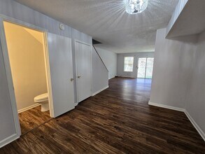 117 Kingsbury Dr in Chapel Hill, NC - Building Photo - Building Photo