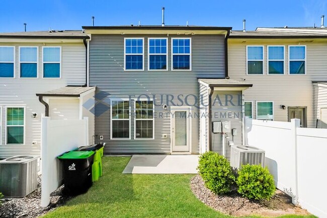 1027 Amber Shadow Dr in Durham, NC - Foto de edificio - Building Photo
