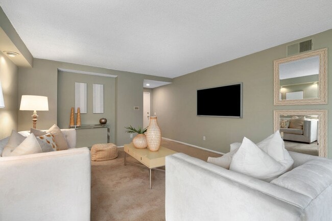 972 E California Blvd in Pasadena, CA - Building Photo - Building Photo