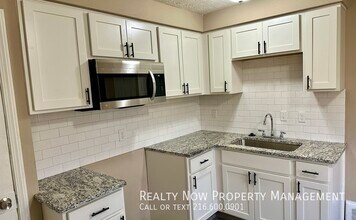 5329 Vine St in Maple Heights, OH - Building Photo - Building Photo