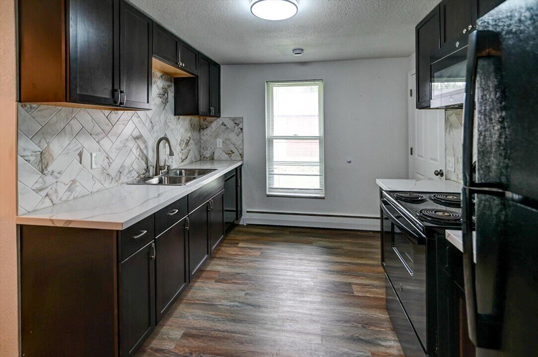 732 Mayfair Ave in Madison, WI - Building Photo