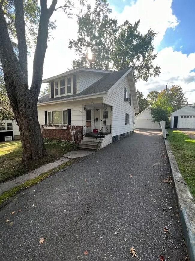 property at 406 S 6th Ave