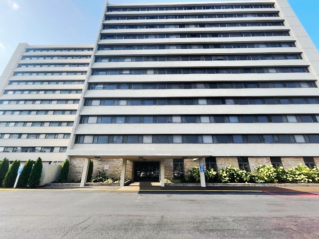 Presbyterian Apartments in Huntsville, AL - Foto de edificio - Building Photo