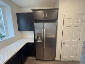 8213 Ocho Wy in Elk Grove, CA - Building Photo - Building Photo