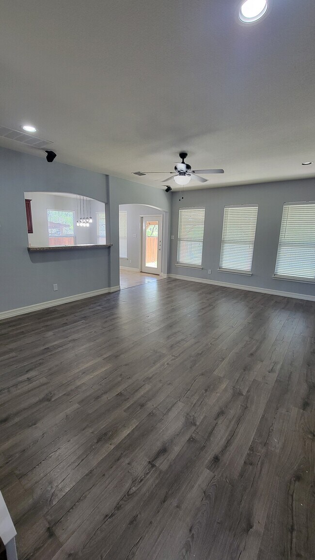 1206 Pinnacle Falls in San Antonio, TX - Building Photo - Building Photo
