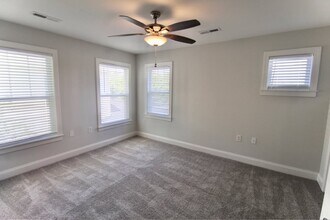 228 Shady Grove Ln in Leland, NC - Foto de edificio - Building Photo