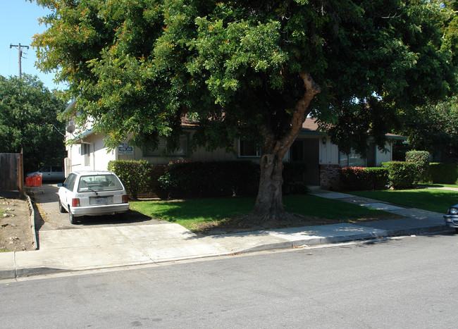 664 Azara Pl in Sunnyvale, CA - Foto de edificio - Building Photo