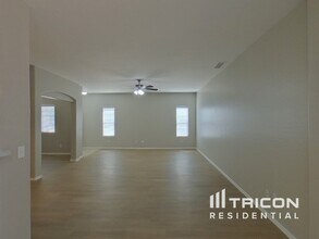 8605 W Sonora St in Tolleson, AZ - Building Photo - Building Photo