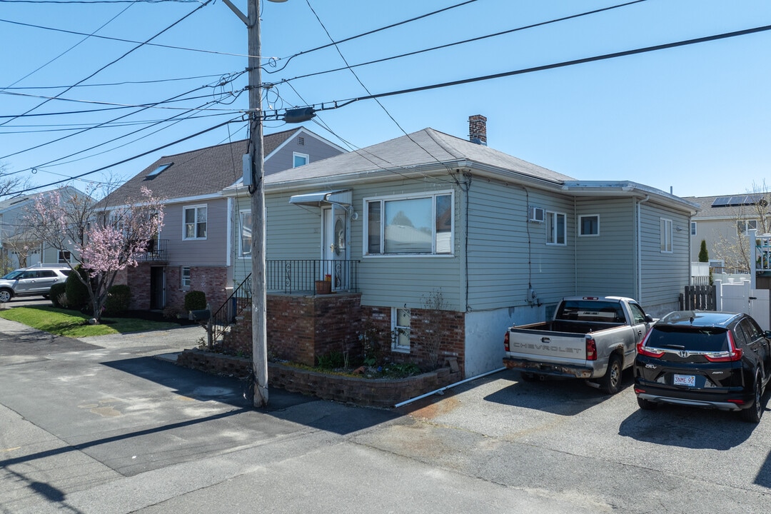 28-30 Geneva St in Revere, MA - Building Photo