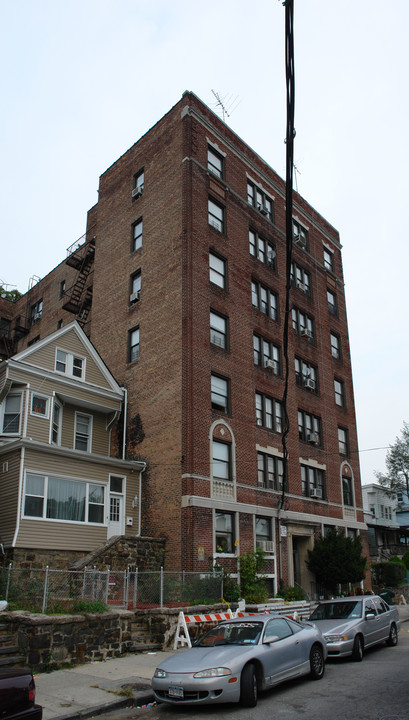 179 Saratoga Ave in Yonkers, NY - Building Photo