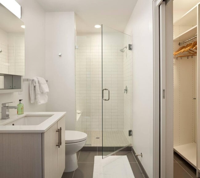 15 Dupont Cir NW in Washington, DC - Building Photo - Building Photo