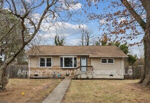 511 Henderson St in Portsmouth, VA - Building Photo