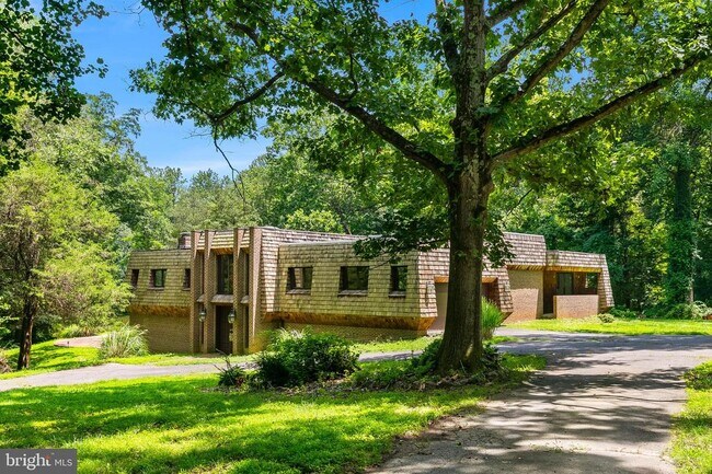 property at 8823 Brook Rd