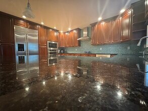 44 Rockridge Rd in Waltham, MA - Building Photo - Building Photo