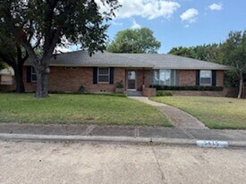 5415 Longleaf Ln in Dallas, TX - Building Photo