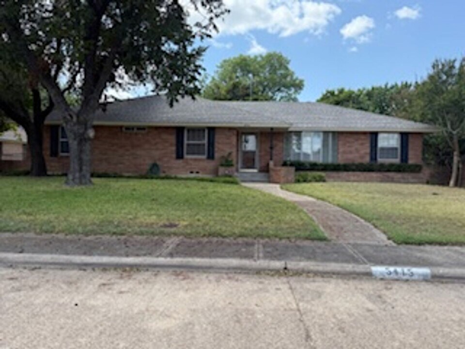 5415 Longleaf Ln in Dallas, TX - Building Photo
